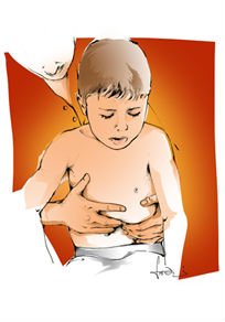 Illustration eines sitzenden Jungen mit freiem Oberkörper. Die Osteopathin behandelt ihn von hinten unter den Armen hindurch in der Bauchgegend.
